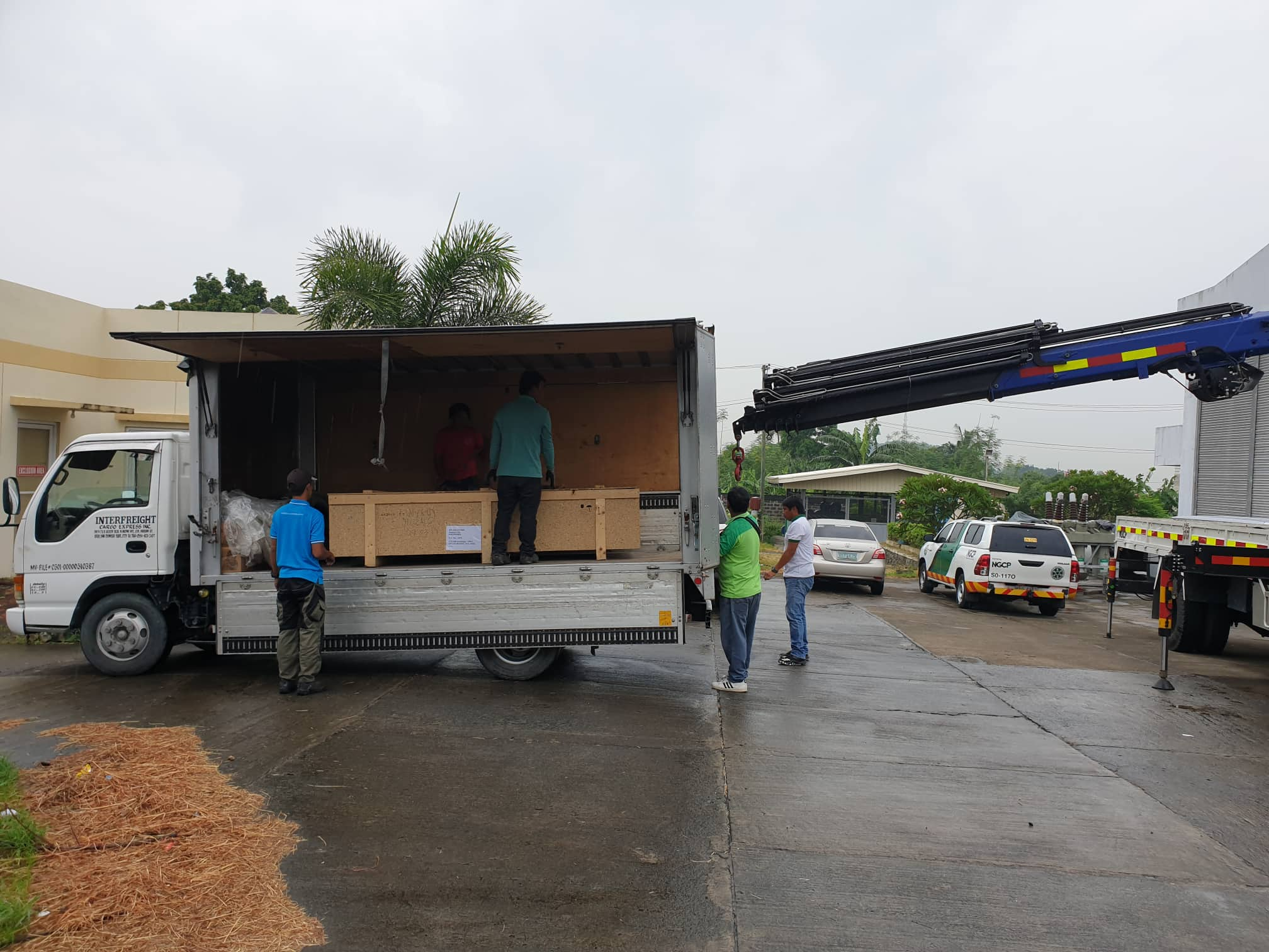 Delivery of Duresca Transformer-Bushing at NGCP Calamba 09.12.19 – KVAR ...